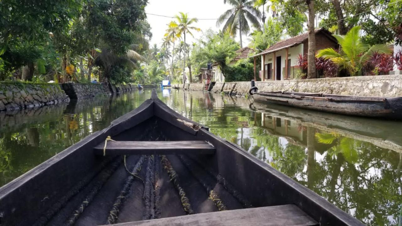 The Blues Hotel Alappuzha Exterior photo